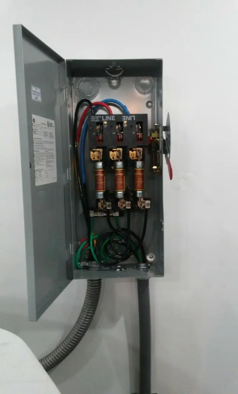 Three-phase disconnect switch installed for Smoke Detector Installation in Pleasant Hill